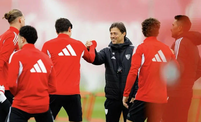 Azpilicueta, Söw y Peque, al margen en una sesión con Maupay y Vargas