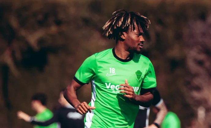 El Elche retoma los entrenamientos con Pedro Bigas al margen