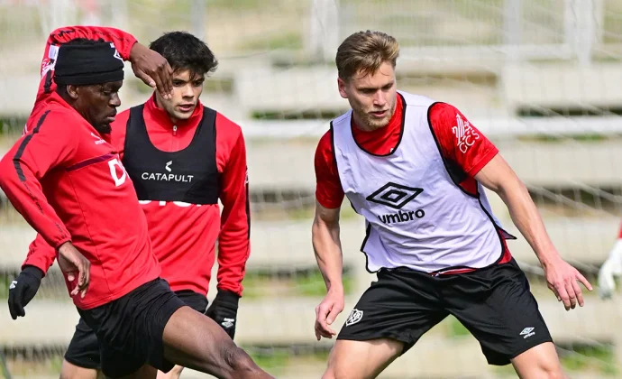 El Rayo vuelve al trabajo con Pathé Ciss e Ilias Akhomach al margen del grupo