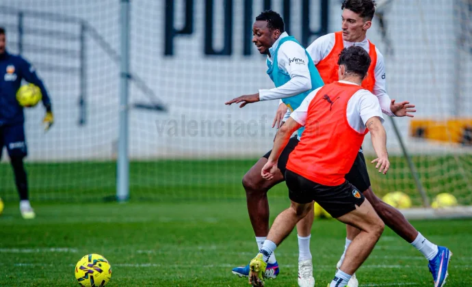 Beltrán sigue apartado del grupo y es baja para recibir al Alavés