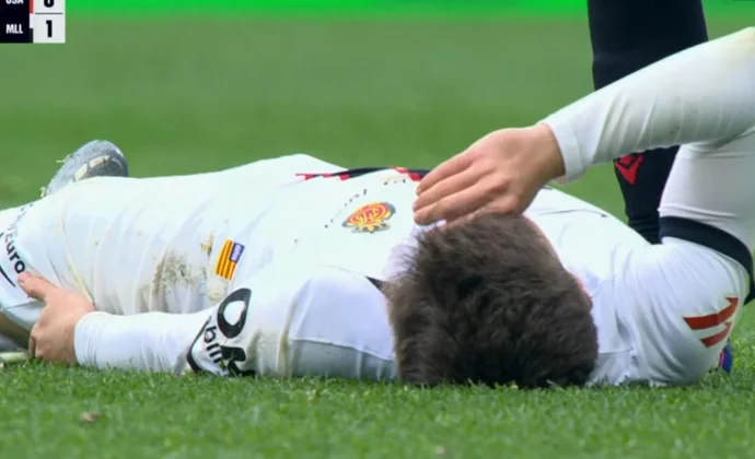 Pablo Torre pide el cambio por un pinchazo en los isquiotibiales