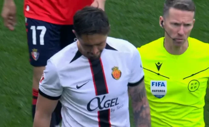 Antonio Raíllo pidió el cambio por molestias en El Sadar