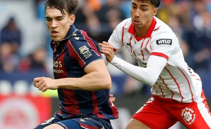 Al Levante se le escapa un aliento de vida de rebote