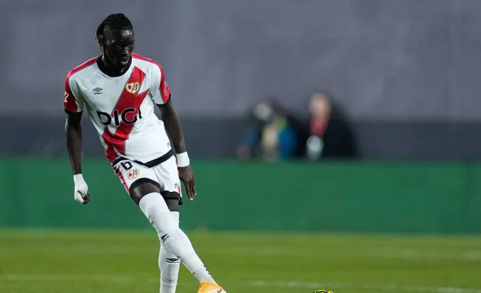 Pathé Ciss no se recupera a tiempo del golpe y es baja para Sevilla