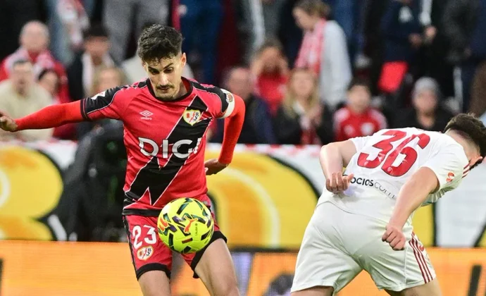 Sevilla y Rayo firman la paz en Nervión