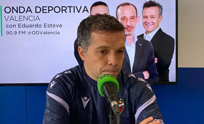 Luis Castro, en Onda Cero: Sobre su sistema, idea de juego y elección entre Etta Eyong y Carlos Espí