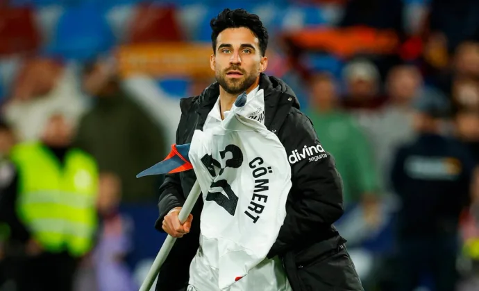 Cömert eleva el estandarte de la reconquista