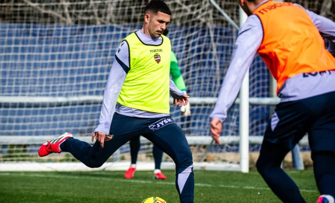 Tunde y Raghouber siguen sin poder ejercitarse con el grupo