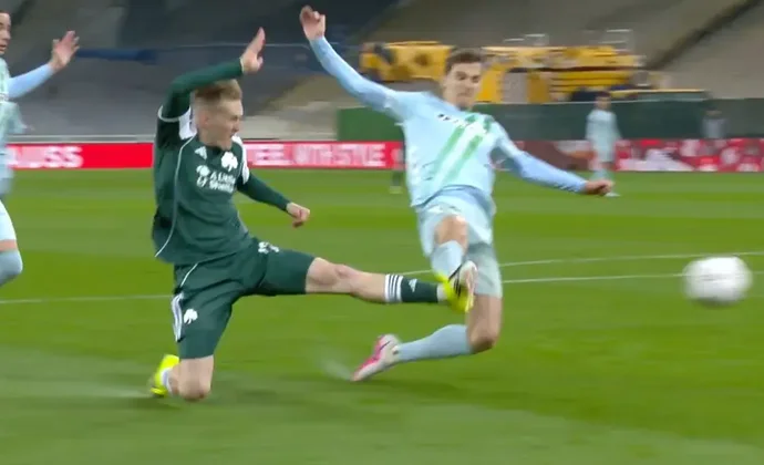 La expulsión de Llorente alterará los planes de rotación de Pellegrini en defensa