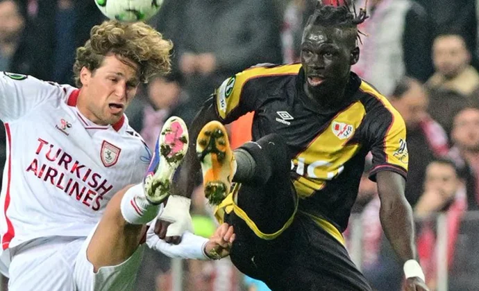 Pathé Ciss, pendiente de evolución tras acabar tocado ante el Samsunspor