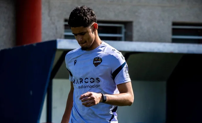 Tunde y Raghouber sigue con el grupo y se apuntan a Vallecas