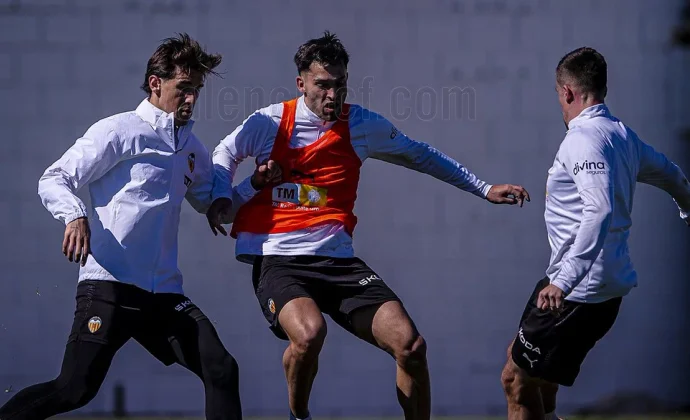 El Valencia retoma los entrenamientos sin los cuatro lesionados