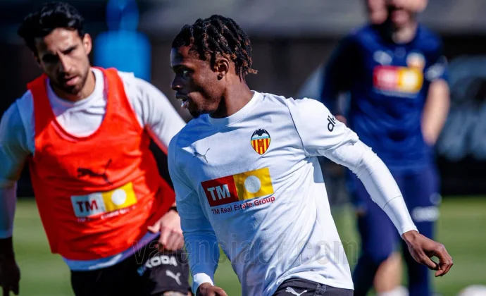 El Valencia completa un nuevo entrenamiento sin los cuatro lesionados