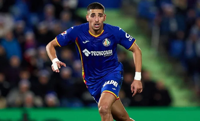 El Comité de Disciplina sanciona a Abdel Abqar con dos partidos por su tocamiento