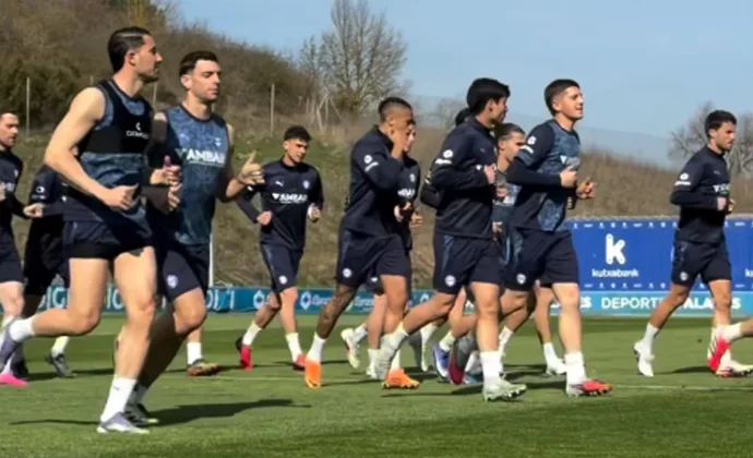 Mariano reaparece con el grupo y Benavídez sigue al margen