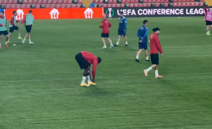 Ilias Akhomach se ejercita con normalidad antes de recibir al Samsunspor