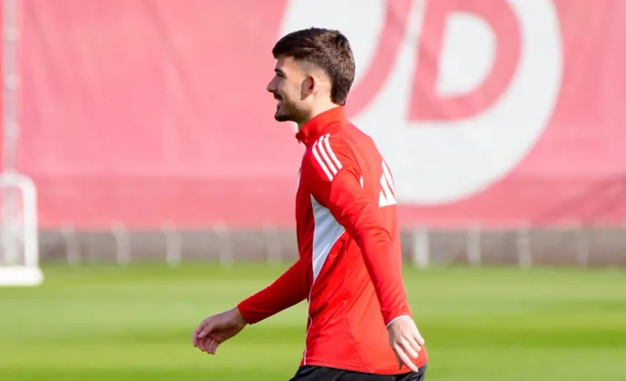 Kike Salas repite con el grupo y Almeyda solo tiene dos bajas