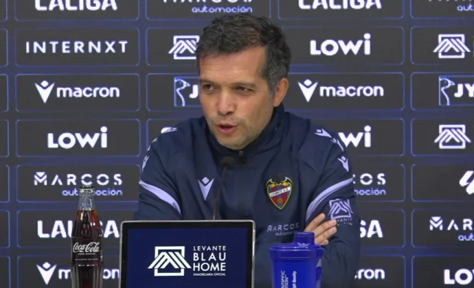 Luis Castro habla de Pablo Martínez, Carlos Espí, Oriol Rey y el partido contra el Real Oviedo