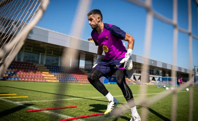 Joan García se suma al grupo con normalidad y Eric García se queda al margen