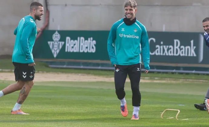 Lo Celso inicia su incorporación progresiva al grupo y Amrabat se queda en el gimnasio