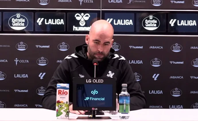 Giráldez explica las bajas de Starfelt y Marcos Alonso y habla del once, Domínguez, Swedberg, Radu y el Alavés