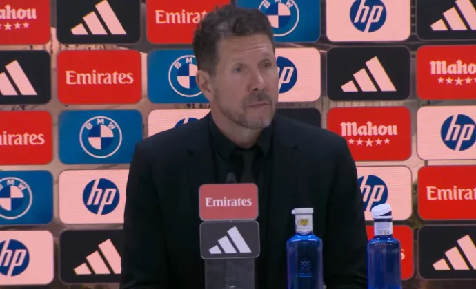 Simeone analiza la derrota, destaca a Lookman y no cree que influyera el arbitraje