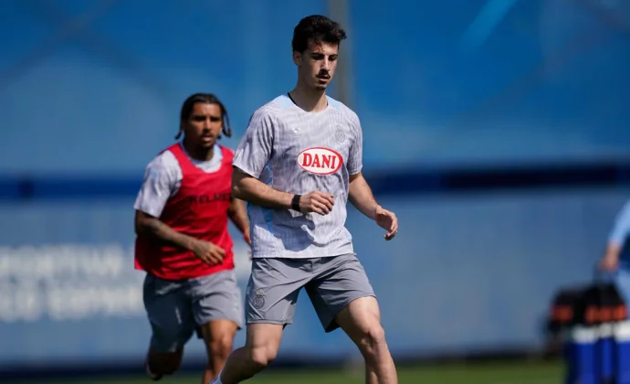 Antoniu Roca, novedad en una sesión sin Puado, Calero ni Pickel