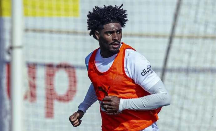 Thierry repite con el grupo y Gayà hace solo la primera parte de la sesión