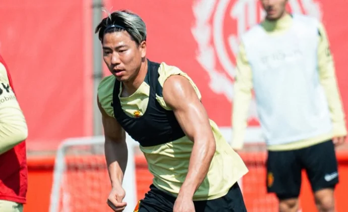 Asano y Kumbulla siguen quemando etapas con el grupo