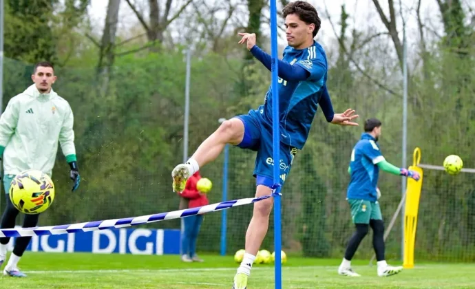 El Real Oviedo no recupera efectivos en el entrenamiento del miércoles