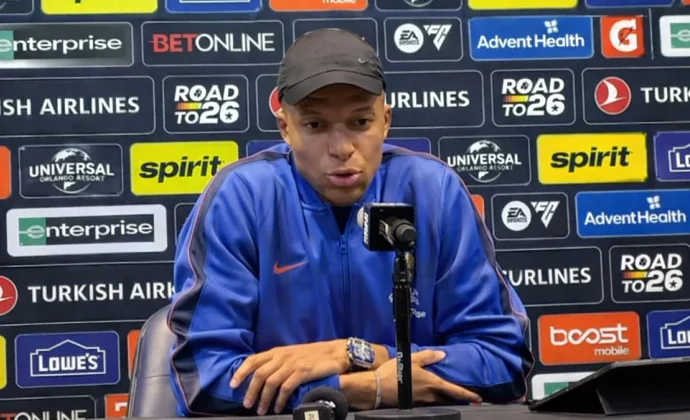Mbappé habla de los rumores de su última lesión y de jugar junto a Olisé y Dembélé