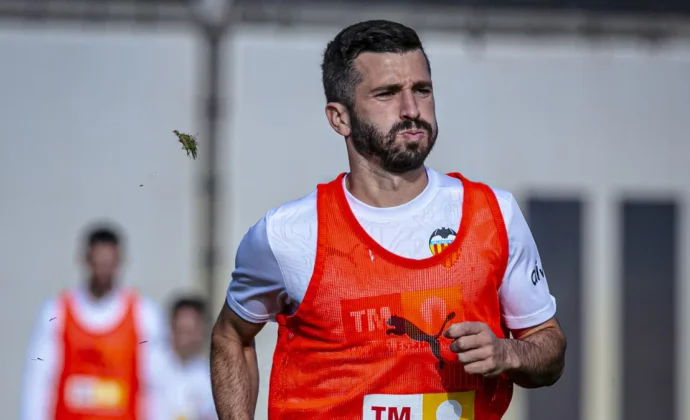 Gayà repite parcialmente y Thierry sigue integrado al grupo