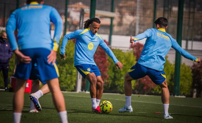 Koundé y Balde terminan la sesión con buenas sensaciones y apuntan al alta médica esta semana