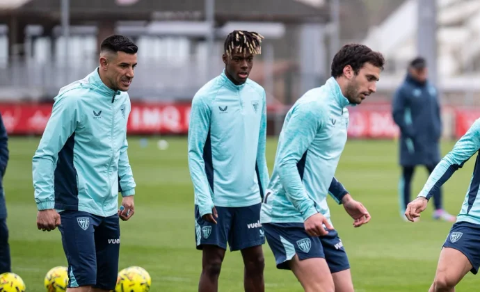 Nico e Iñaki Williams entrenan con el grupo. Paredes, Prados y Nico Serrano, al margen