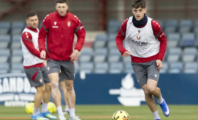 Iker Benito inicia su incorporación parcial al grupo y Raúl Moro sigue al margen