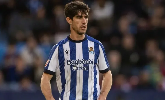 Aritz aparece como opción ante el desgaste internacional de Aramburu, Caleta-Car y Jon Martín