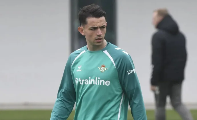 Álvaro Fidalgo se descuelga entre jerarquías y viajes internacionales