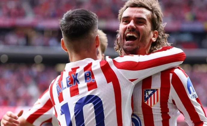 Baena y Griezmann ayudando a Koke, la solución de Simeone si no recupera efectivos