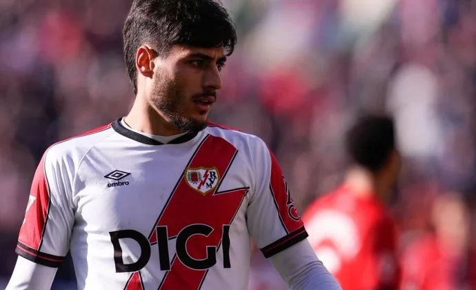 Carlos Martín aparece como alternativa para completar el once para Marca y As