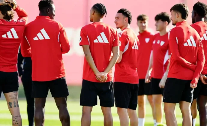 El Sevilla completa una nueva sesión con la única baja de Marcao