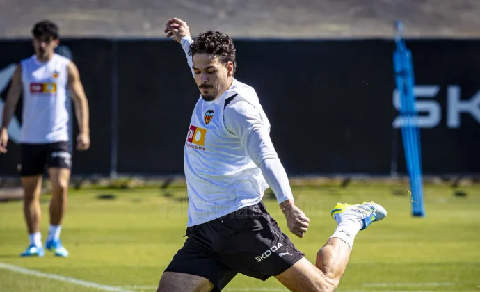 Ugrinic repite con el grupo y regresan los internacionales