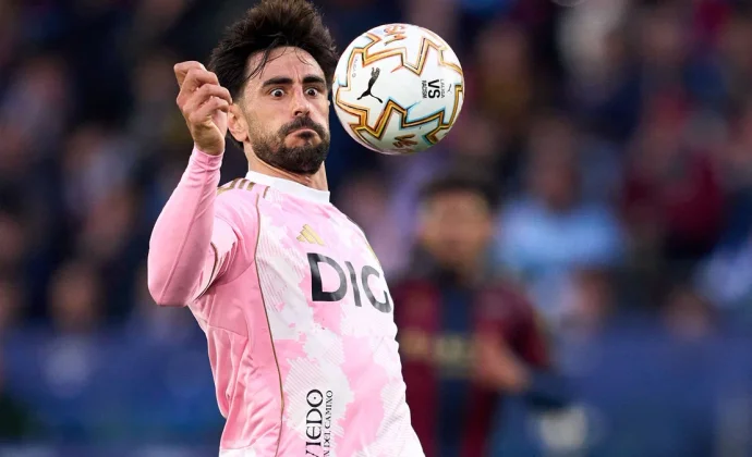 Almada evalúa a Costas tras haber sido padre durante la semana