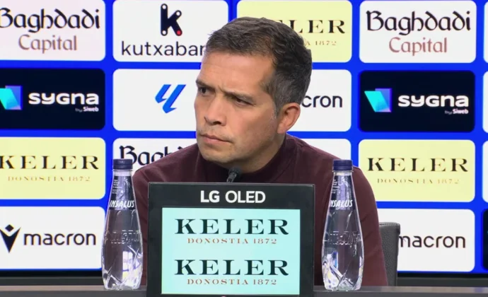 Luis Castro analiza la derrota, explica las suplencia de Iván Romero y habla de Ryan