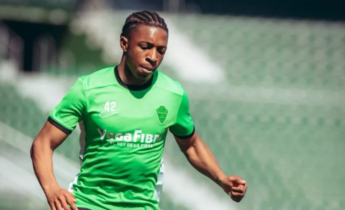 Aguado y Diangana, bajas en una sesión realizada en el Martínez Valero