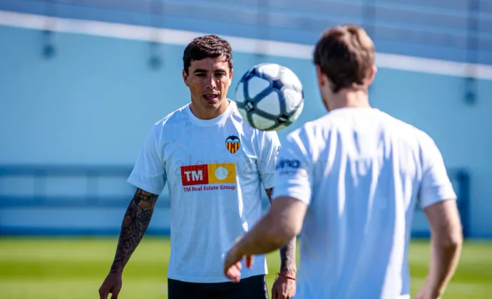 El Valencia retoma los entrenamientos sin Unai Núñez