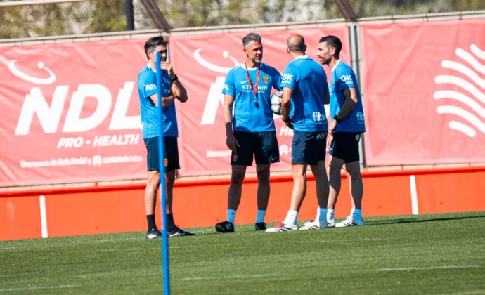 El Mallorca se ejercita este miércoles sin Raíllo, Bergström y Jan Salas