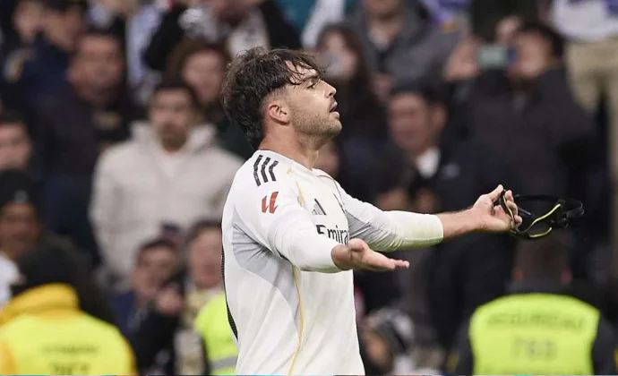 Marca explica la desaparición de Asencio como un tema personal con Arbeloa