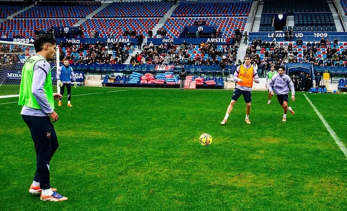 Mat Ryan se pierde el entrenamiento del miércoles
