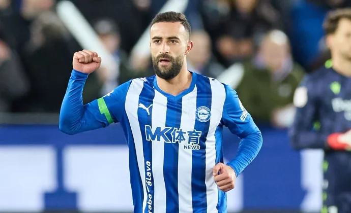 Rebbach sigue hablando en el campo y espera un gesto de Quique