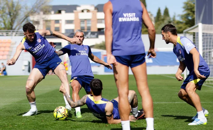 El Atlético vuelve al trabajo con Oblak, pero sin Hancko ni Baena